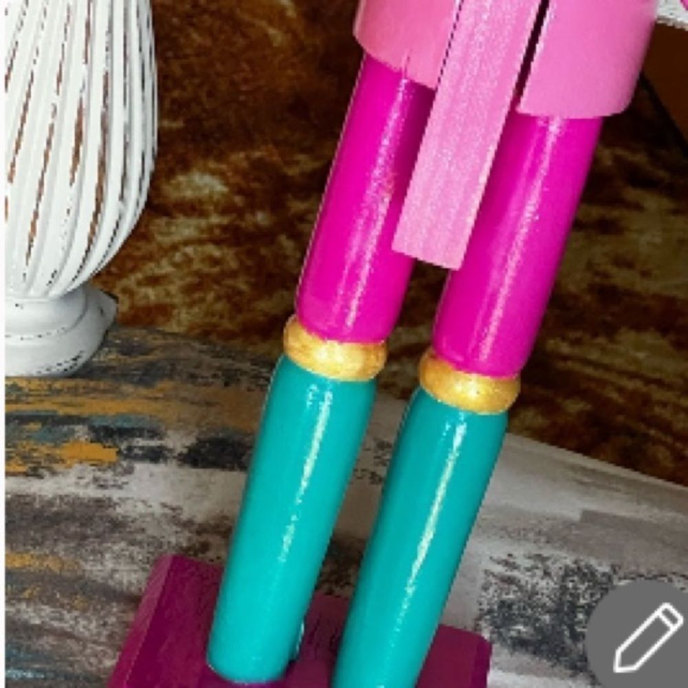Hand Crafted Colorful Nutcracker Drum Major 18”h - Picture 8 of 10